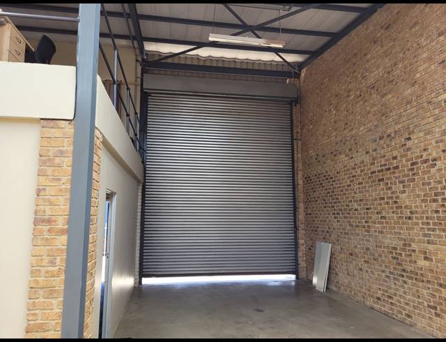 154M² WAREHOUSE TO LET IN CHLOORKOP